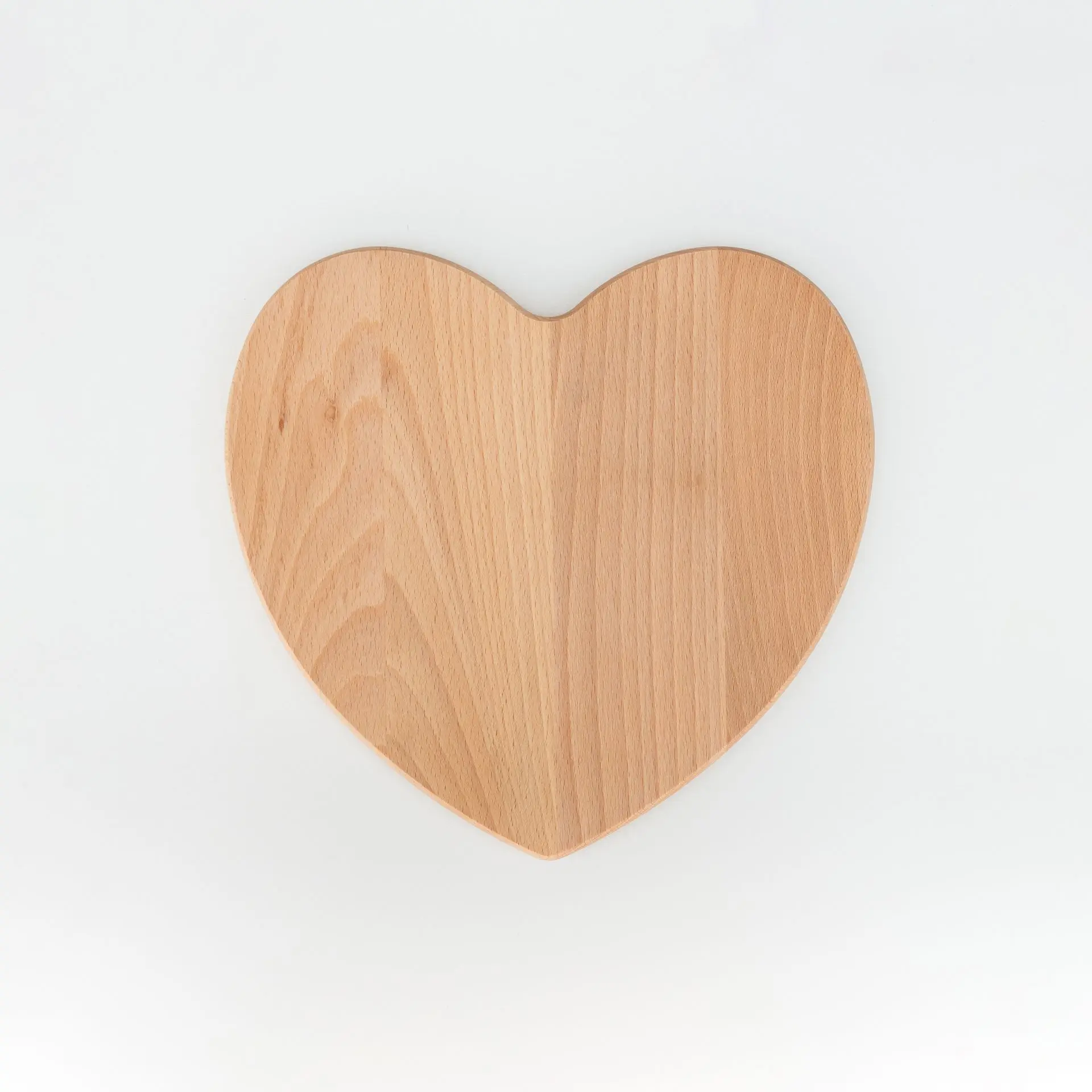 drewniana deska na eventy i promocje w kształcie serca, drewniane serce,wooden event and promotion board in the shape of heart, wooden heart