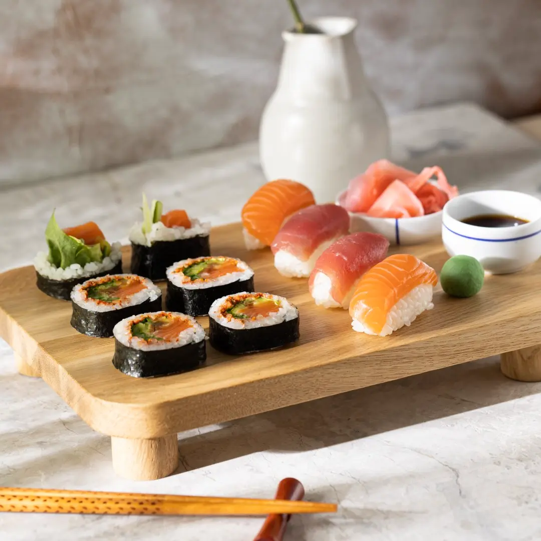 Duża drewniana tacka z nóżkami do serwowania sushi,Big wooden tray with legs for serving sushi 