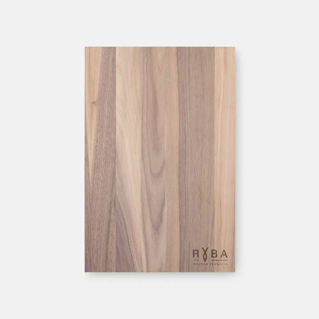 Deska drewniana z orzecha amerykańskiego do restauracji polskiego producenta ,Wooden board for restaurants made of American walnut by polish producer 