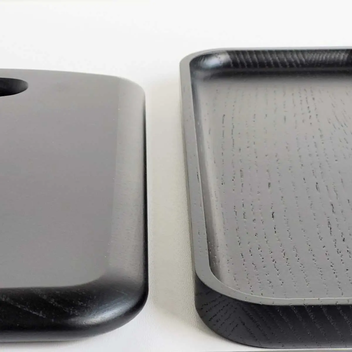 Dąb vs buk, lakierowane drewno producent, designerski komplet drewnianych tacek do salonu i sypialni w kolorze czarnym z okrągłymi rogami, oak vs beech, designer set of wooden trays for the living room and bedroom in black with rounded corners, buk vs dąb, lakierowne drewno producent, producer of lacquered wood Poland