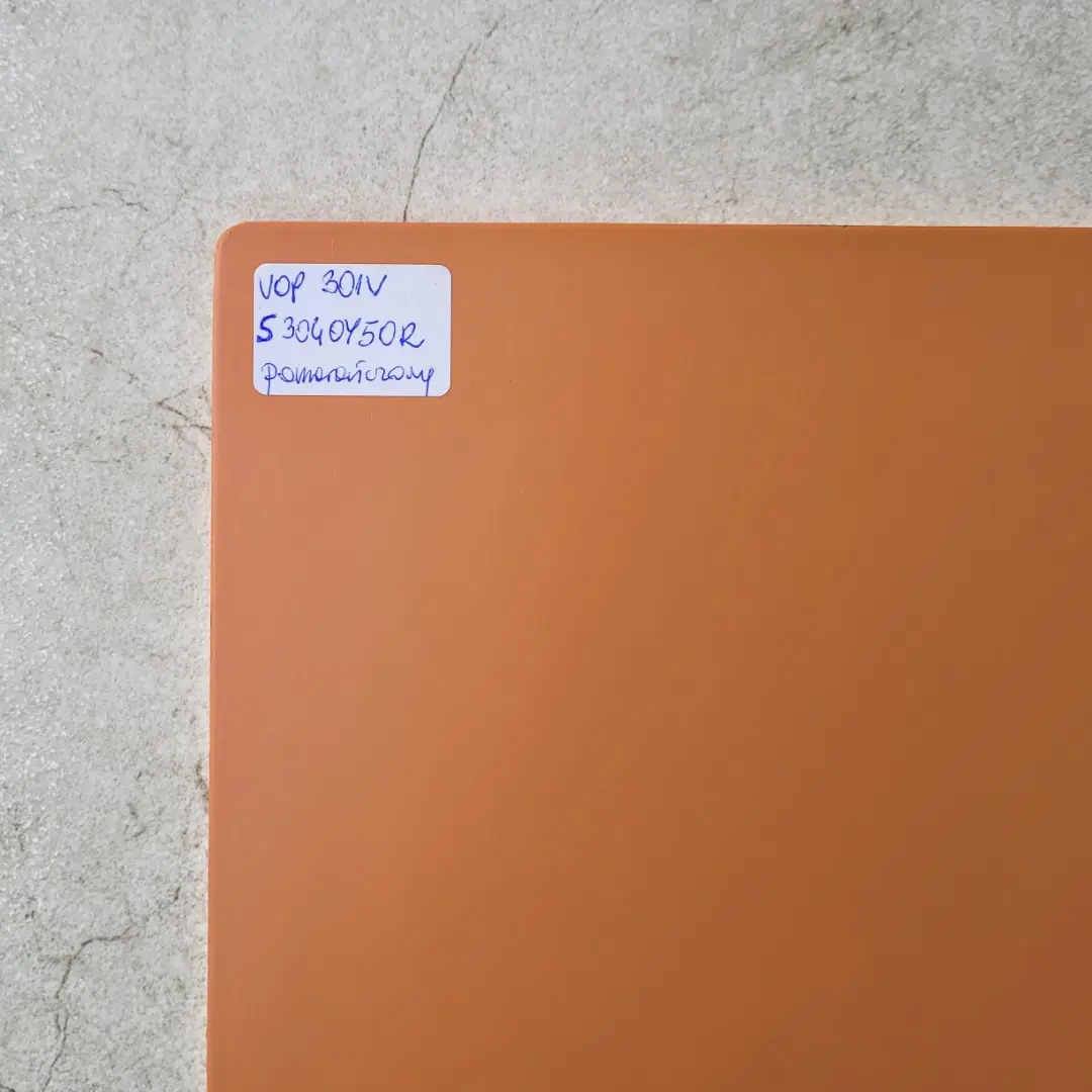 Profesjonalne zabarwienie drewna na kolor, różne barwy z palety producenta, professional wood coloring, various colors from the manufacturer's palette