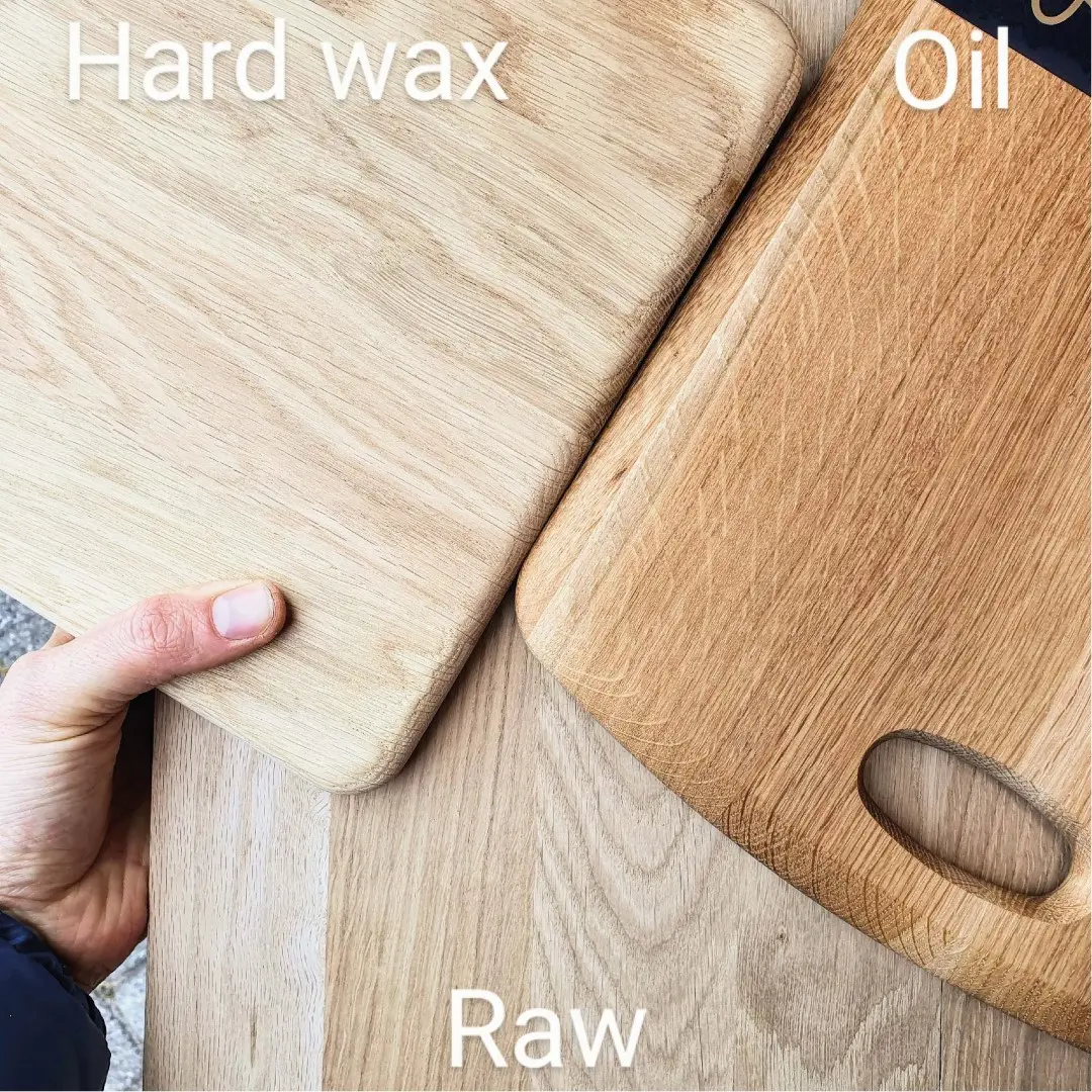 Deski do krojenia o różnych odcieniach brązu i opcjach wykończenia, olejowane deski dębowe i jesionowe, zestaw ekologicznych desek kuchennych w różnych tonacjach, naturalne barwy drewna, polski producent desek do serwowania, zestaw deskek kuchennych premium impregnowanych olejem, ręcznie wykańczane bloki drewniane o zróżnicowanej teksturze, cutting boards in various tones of brown and finish options, oiled boards set, natural wood shades, premium oiled oak cutting boards, handcrafted wooden kitchen set with different finishes, eco-friendly  wood serving boards