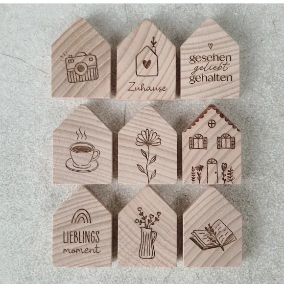 Zestaw drewnianych breloków z grawerem – kreatywne breloki drewniane  do personalizowanego grawerowania laserowego,  Set of wooden key rings with engraving – creative wooden key rings for personalized laser engraving