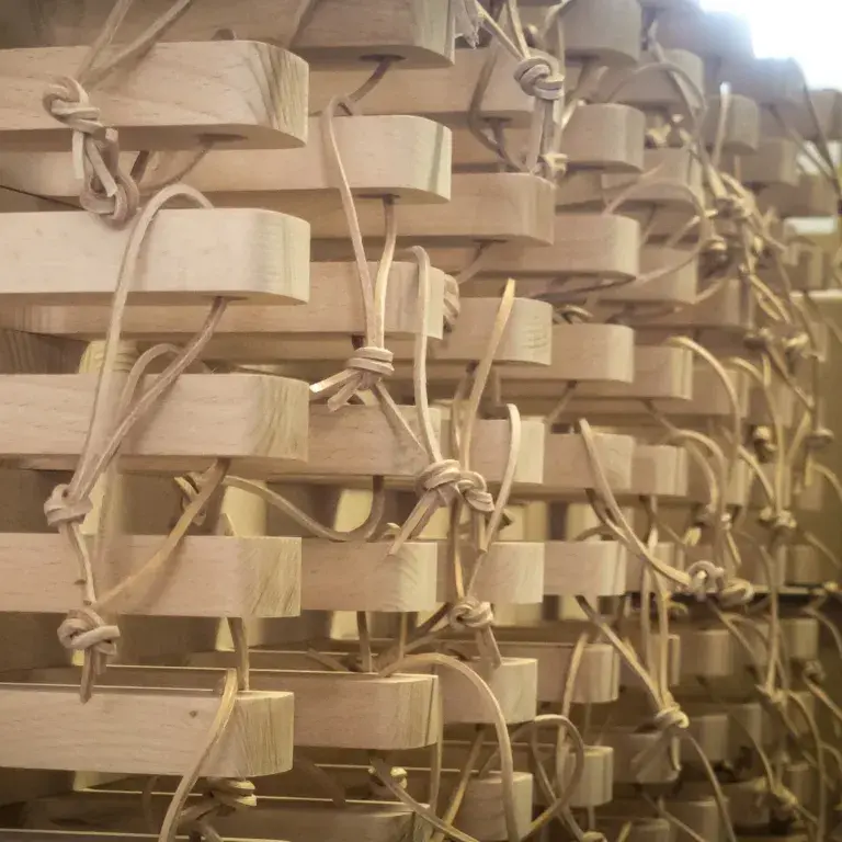 Deski kuchenne do serwowania z rzemykiem skórzanym,Kitchen serving boards with a leather strap made in Poland