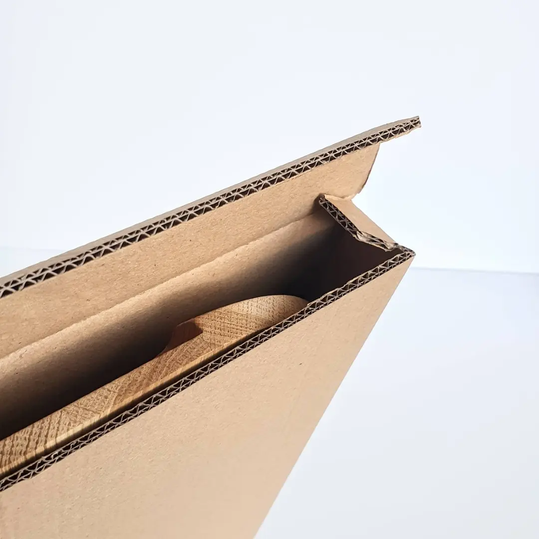 Dopasowane opakowanie kartonowe na deski do krojenia polskiego producenta,Fitted cardboard box for cutting boards from a Polish manufacturer