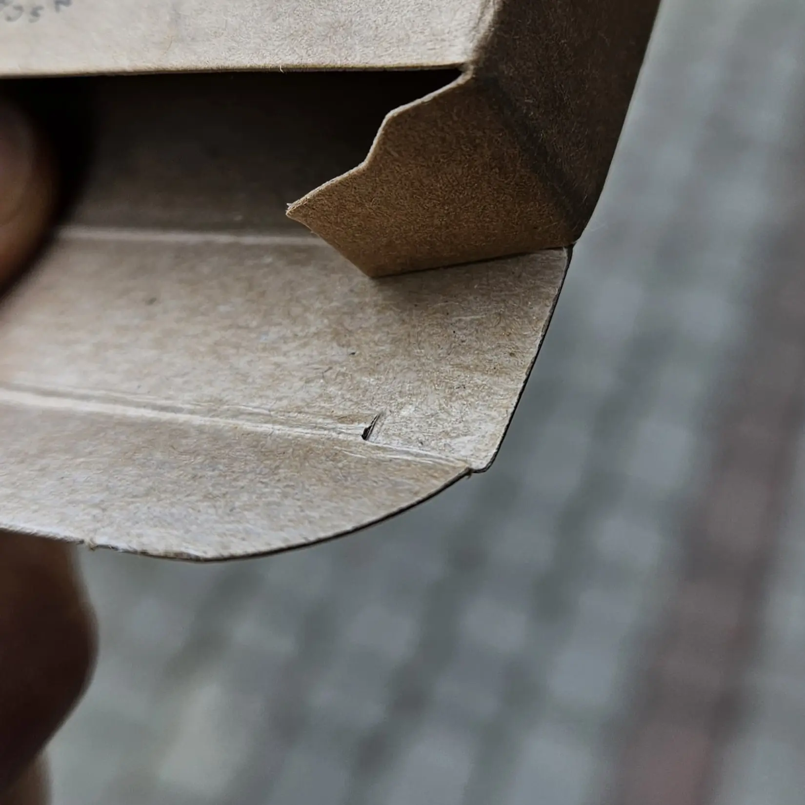Opakowanie do bezpiecznego transportu drewnianych desek do krojenia,Box for the safe transport of wooden cutting boards