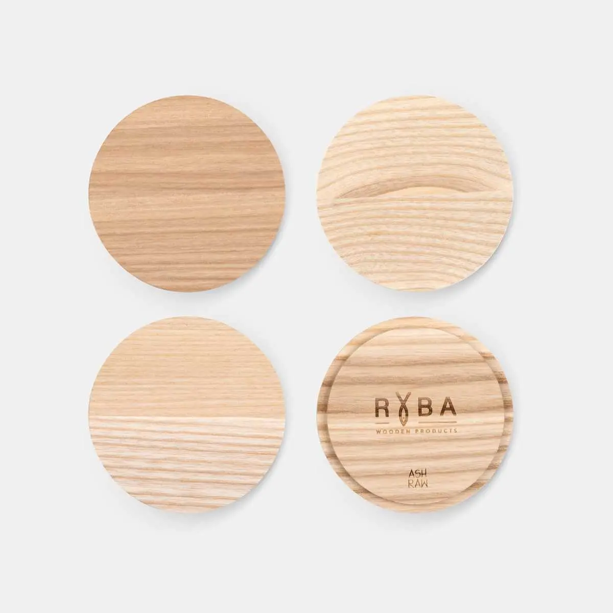 Jesionowe pokrywki do świec wyprodukowane w Polsce przez producenta wieczek,Ash wooden candle lids manufactured in Poland by a lid manufacturer