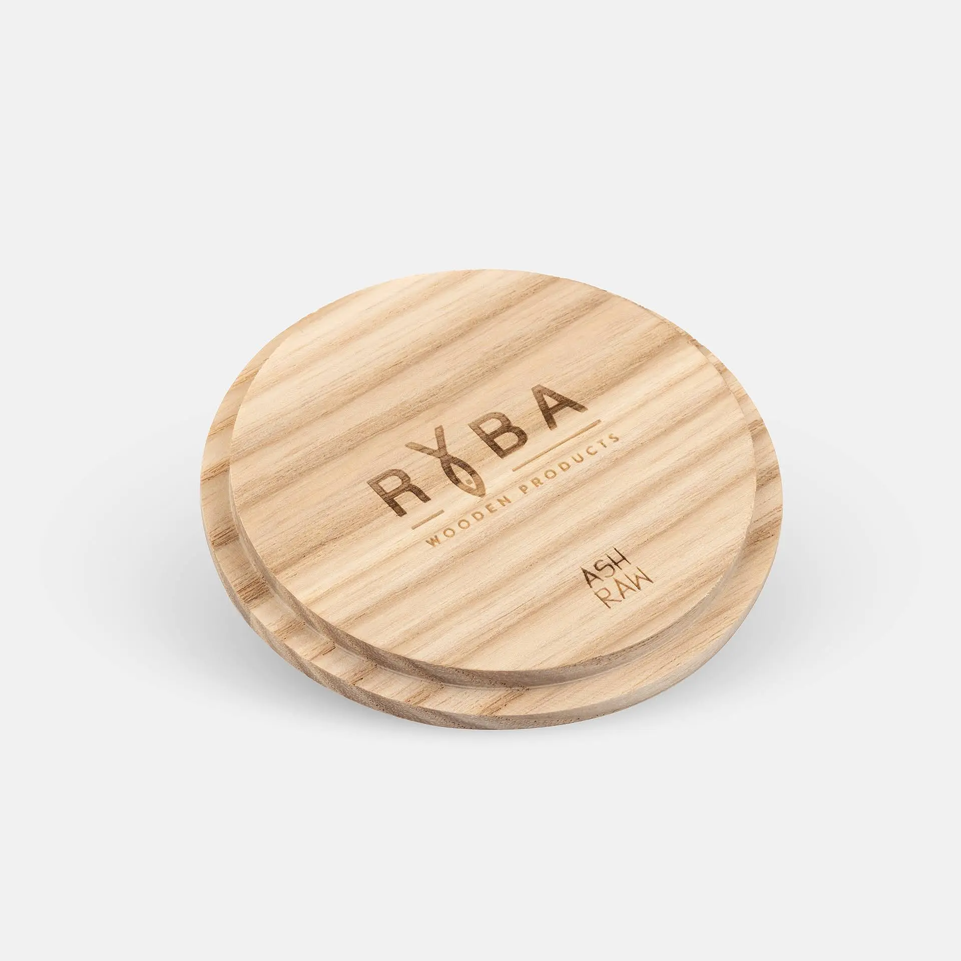 Jesionowa pokrywka z grawerem  producenta wieczek do świec,Ash lid with a candle lids manufacturer's engraving 