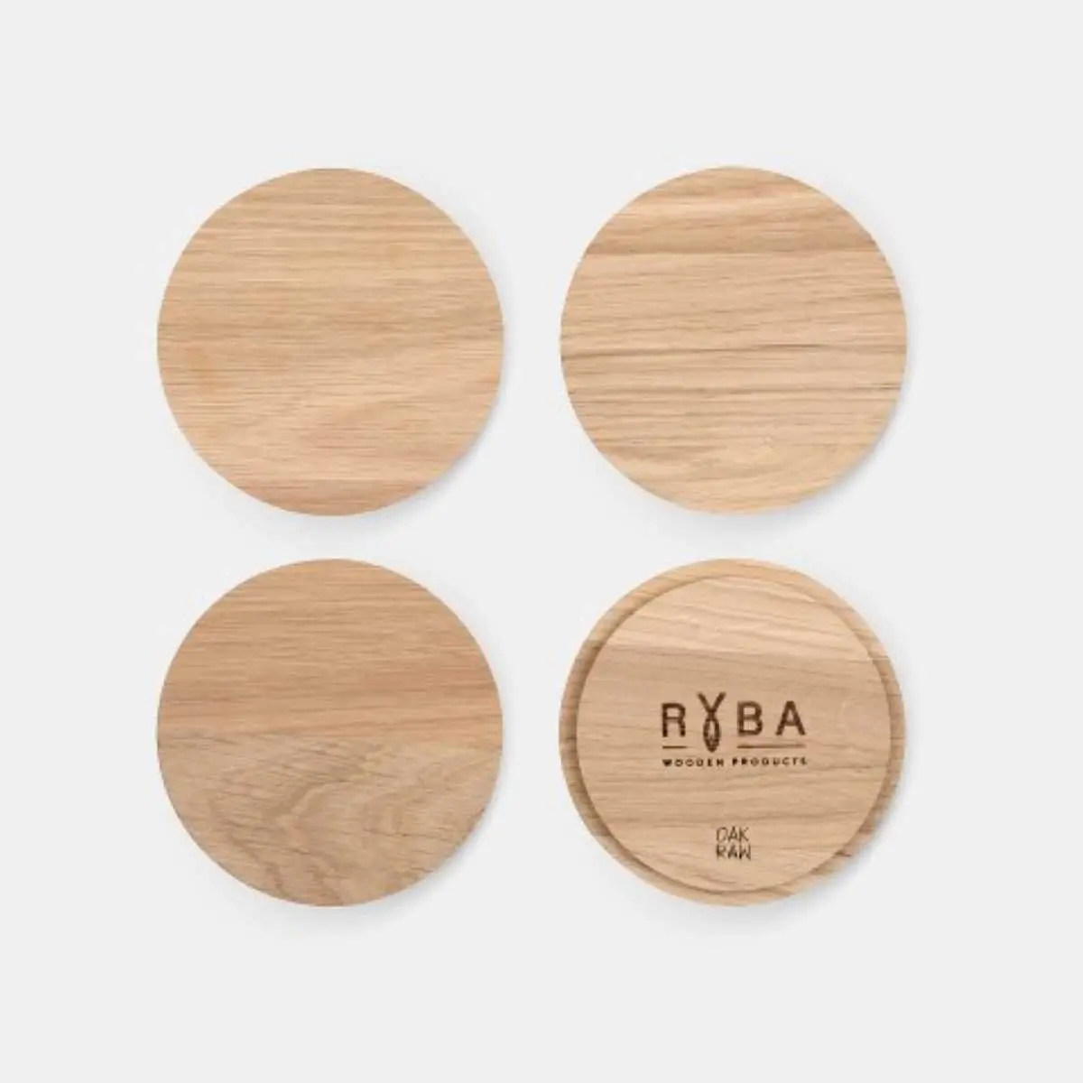 Drewniane dębowe wieczka do świec wyprodukowane w Polsce przez producenta pokrywek drewnianych,Wooden candle lids manufactured in Poland by a lid manufacturer