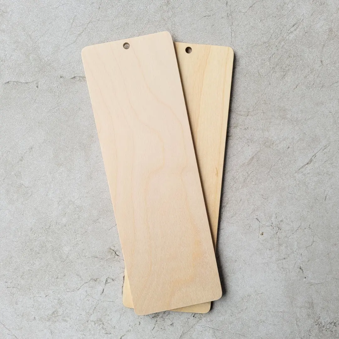 Zakładki ze sklejki z dziurką do personalizacji,Plywood bookmarks with a hole for personalization