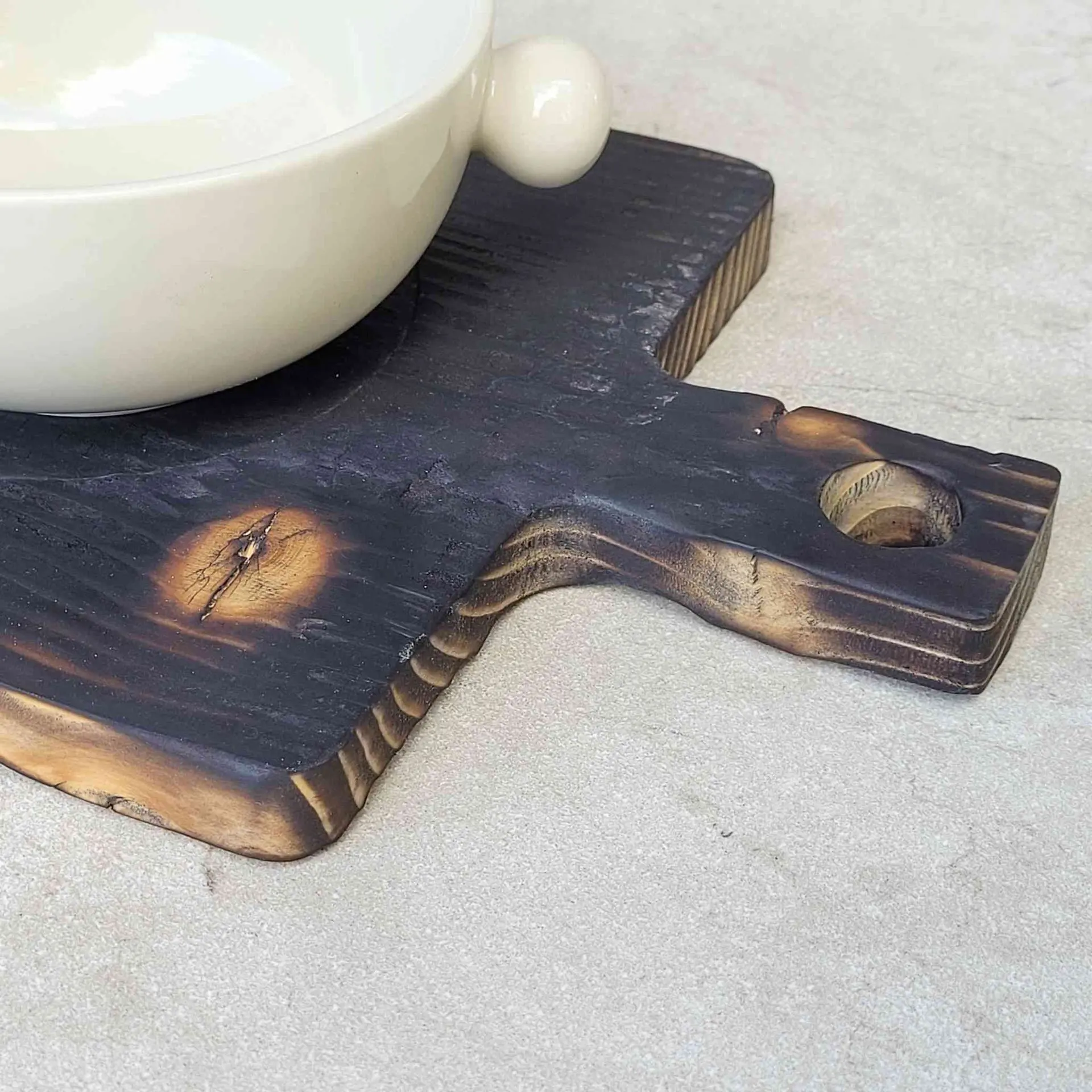 Deska drewniana bardzo ciemna produkowana w Polsce, Very dark wooden board manufactured in Poland