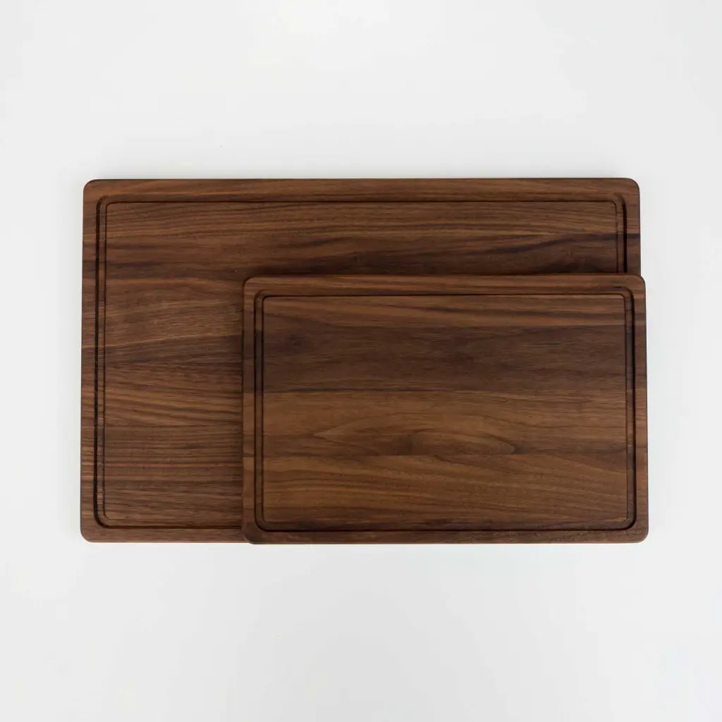 20-02-00032-H_2 drewniana deska do krojenia z rowkiem orzech amerykański wooden cutting board with groove american walnut.webp