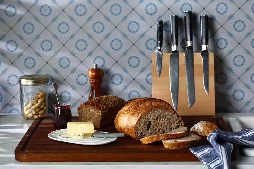 american walnut cutting board (2).webp