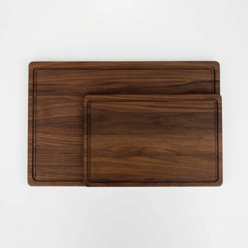 20-02-00032-H_2 drewniana deska do krojenia z rowkiem orzech amerykański wooden cutting board with groove american walnut.webp
