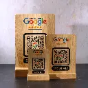 dębowy stojak na kod qr z nadrukiem (2).webp