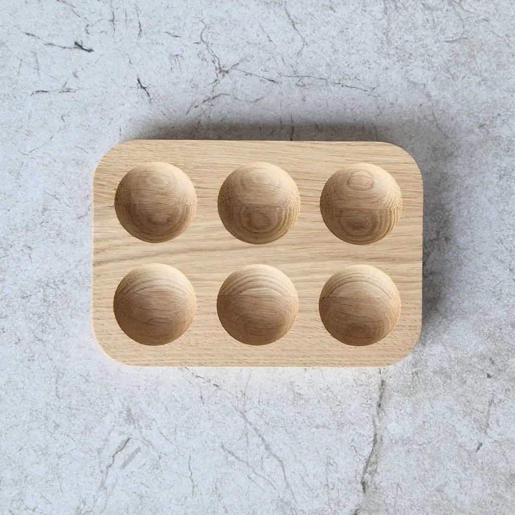 20-01-01035-H_2 drewniana tacka na jajka dębowa wooden tray for 6 eggs oak.webp