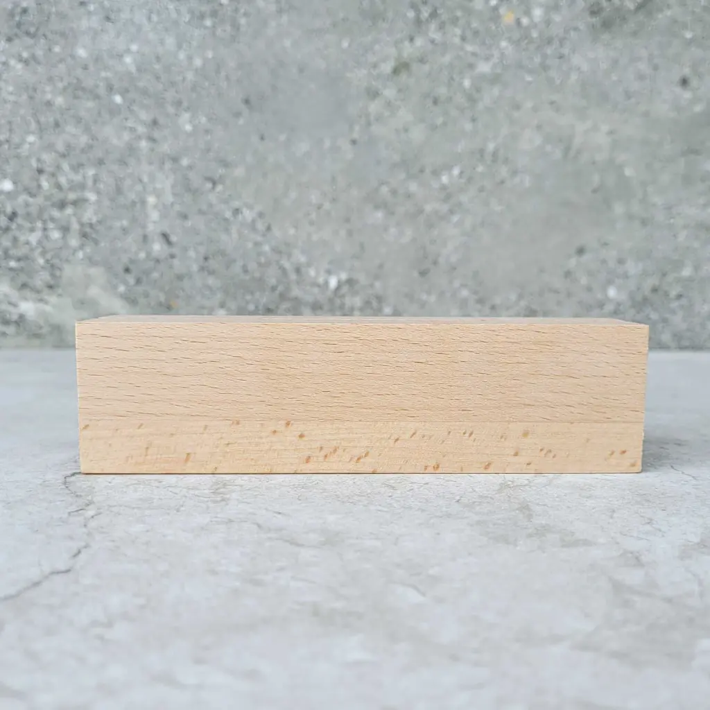 40-00-00832-H_2 drewniana podstawka pod kartki, menu, wizytówki bukowa, wooden card stand beech.webp