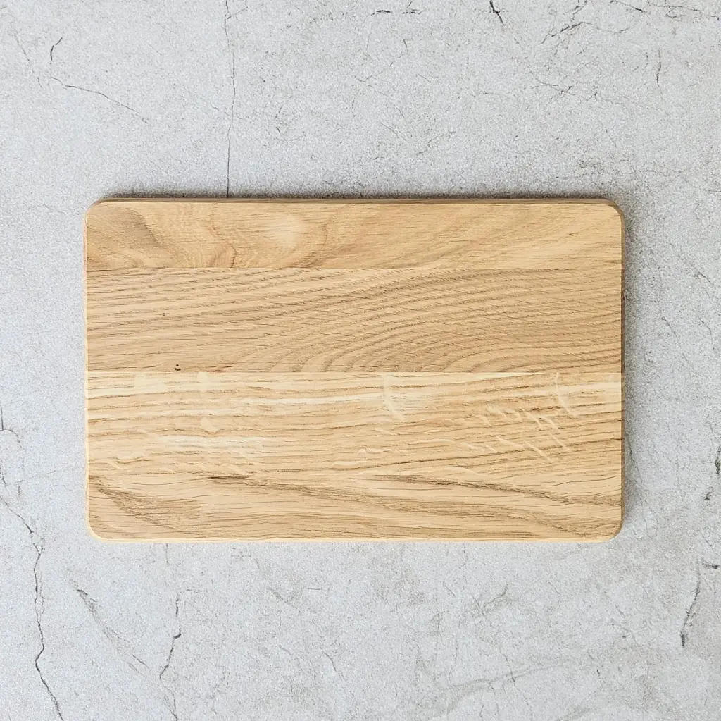 Oak breakfast cutting board 240x150x9mm hard wax