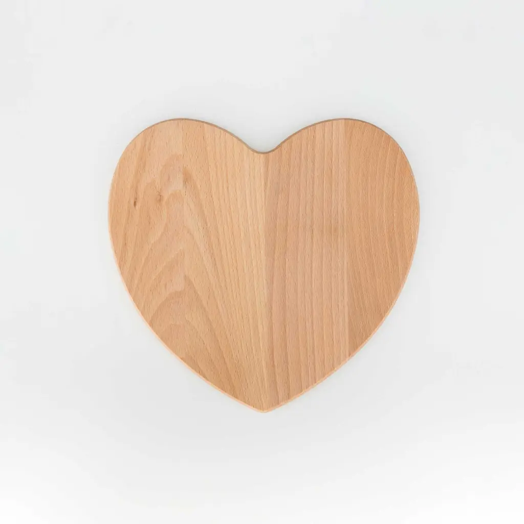 Beech cutting board heart shape 260x280x15mm oiled
