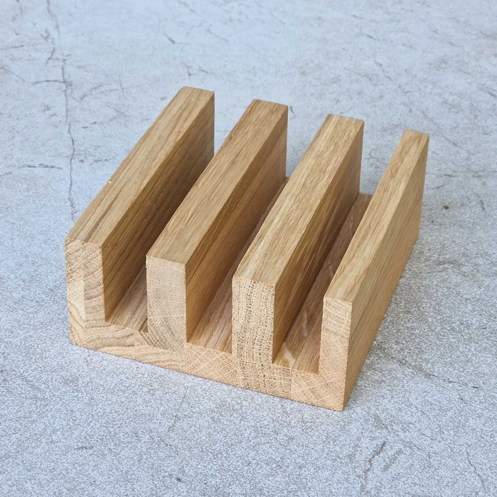Podstawa pod deski stojak dębowa AYA 110x115x50mm,  do desek o grubości 15-16 mm
