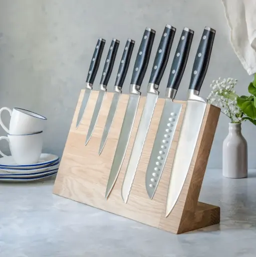 [DB30-00135-H-025181] Oak 7 knives stand with magnets