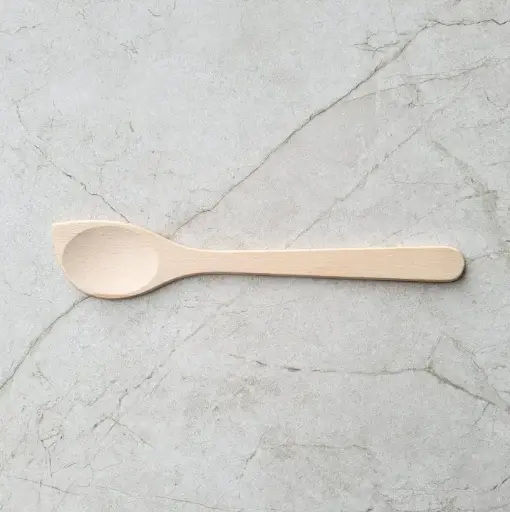 [01003-S-029463] Łyżka z płaską rączką i rogiem bukowa 295x60x7mm