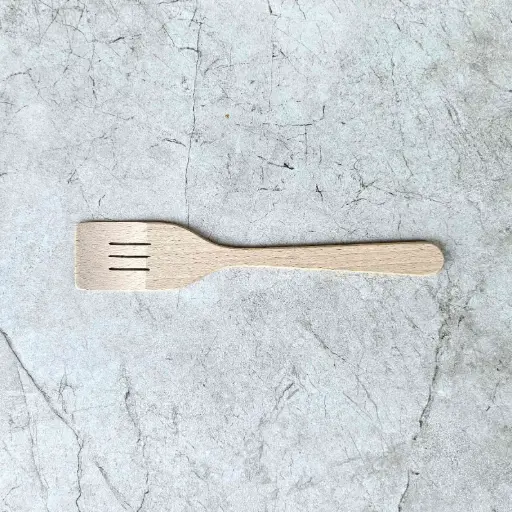 [01005-S-029465] Spatula with flat handle and grooves 295x60x7mm