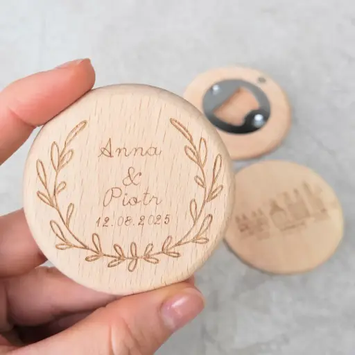 [BK10-01263-H-041797] Persionalised beech bottle opener with magnets beech
