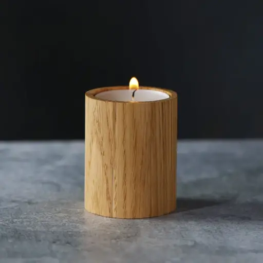[DB30-01186-H-041865] Oak round tealight stand 60x50x50mm